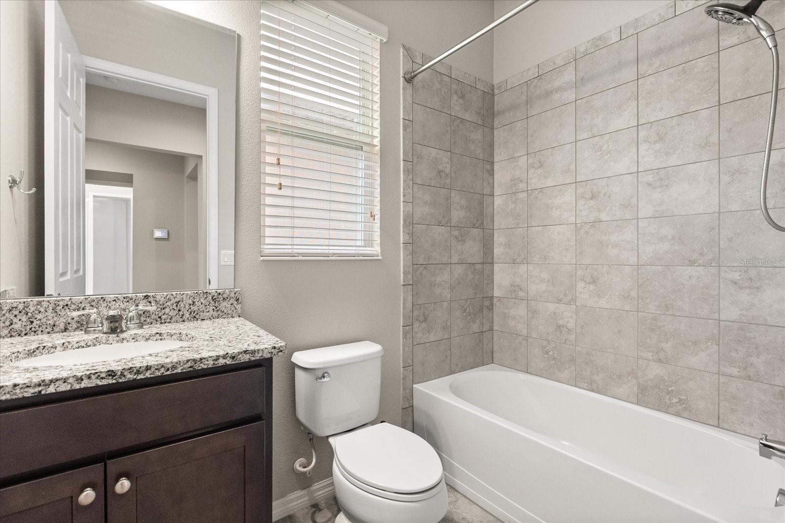 1046 GRAND HILLTOP DR, APOPKA, FL, 32703