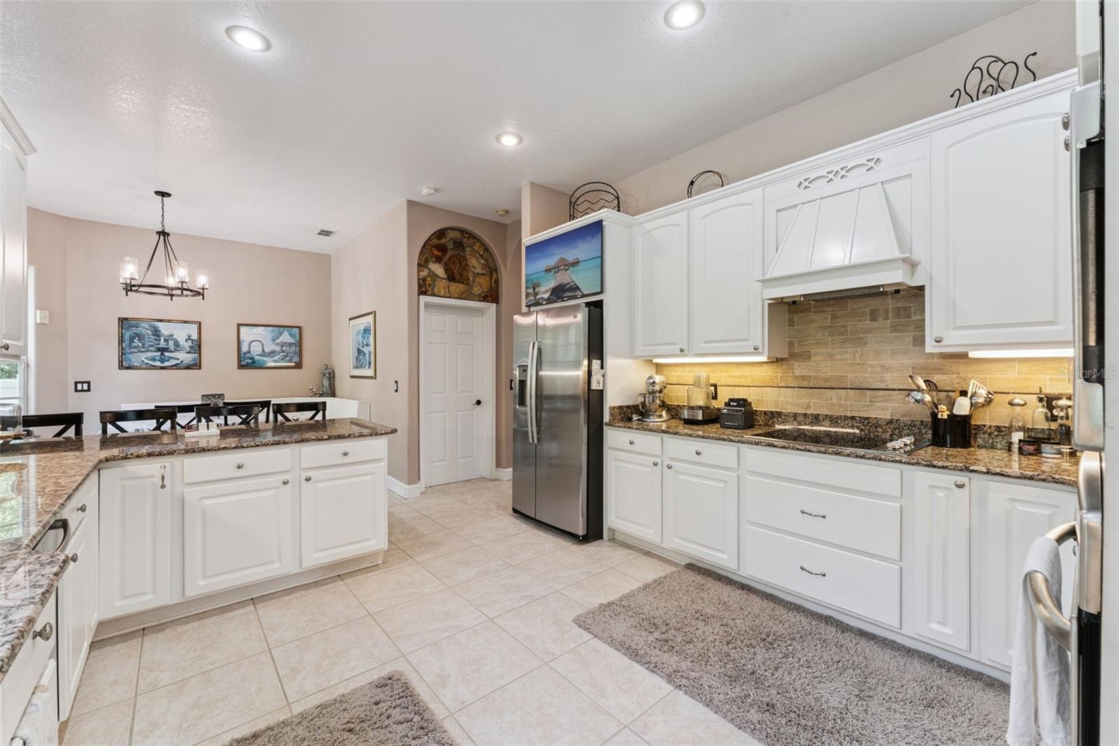 4275 ROUND LAKE RD, APOPKA, FL, 32712