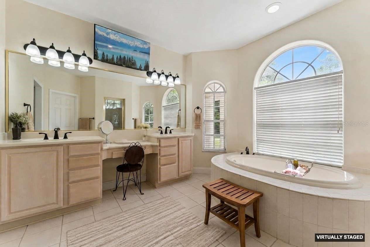 4275 ROUND LAKE RD, APOPKA, FL, 32712