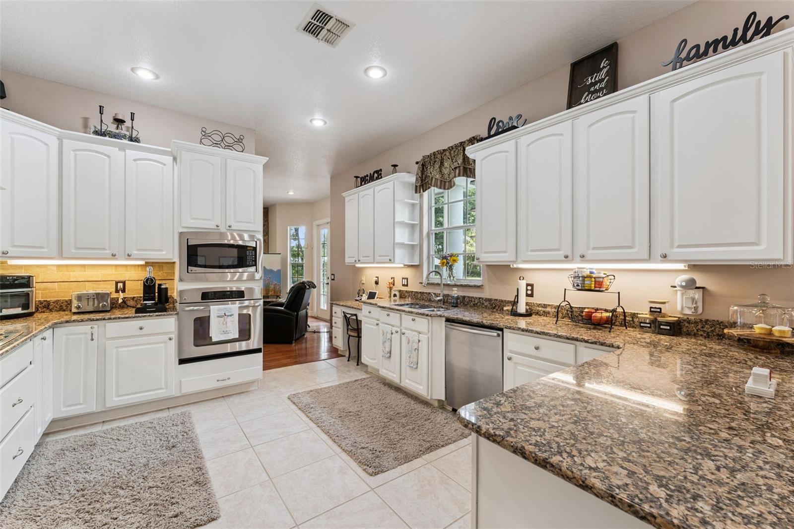 4275 ROUND LAKE RD, APOPKA, FL, 32712