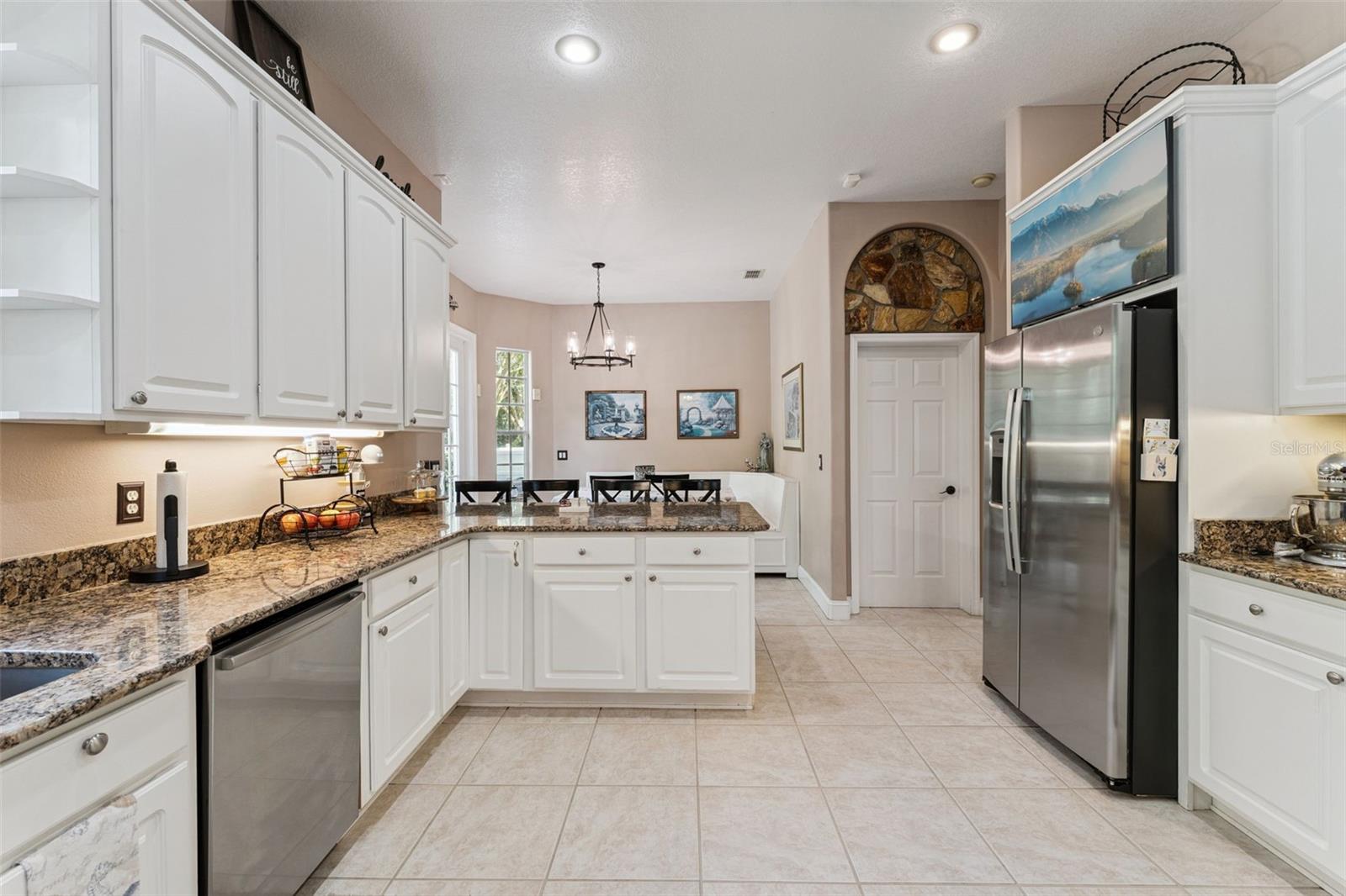 4275 ROUND LAKE RD, APOPKA, FL, 32712