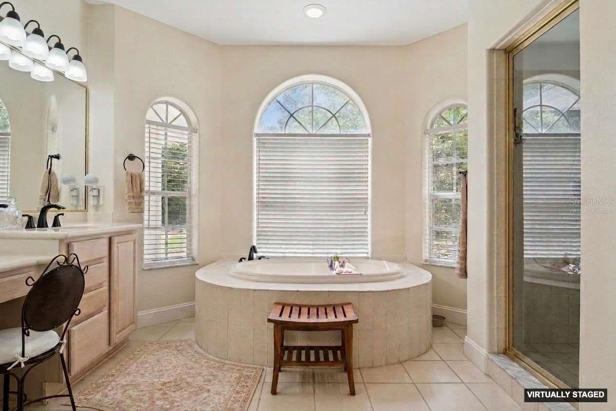 4275 ROUND LAKE RD, APOPKA, FL, 32712