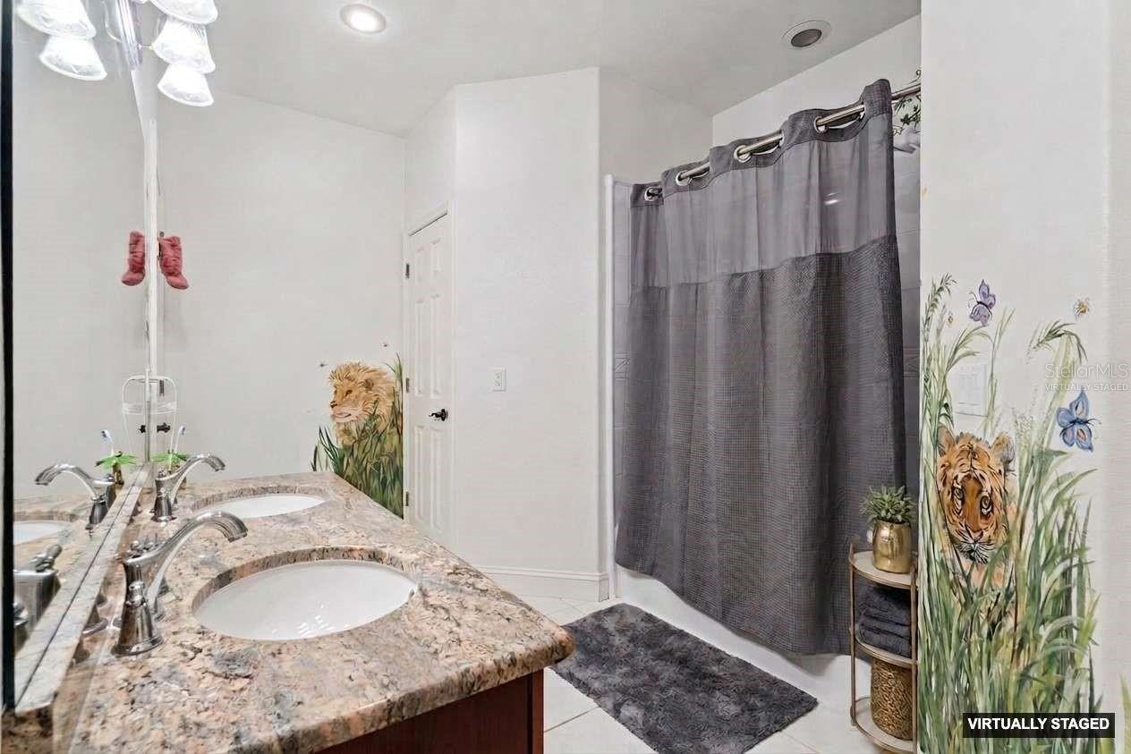 4275 ROUND LAKE RD, APOPKA, FL, 32712