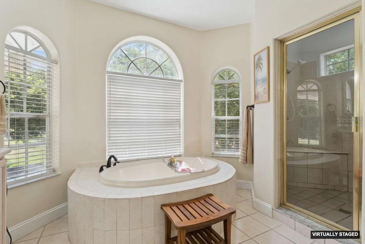 4275 ROUND LAKE RD, APOPKA, FL, 32712