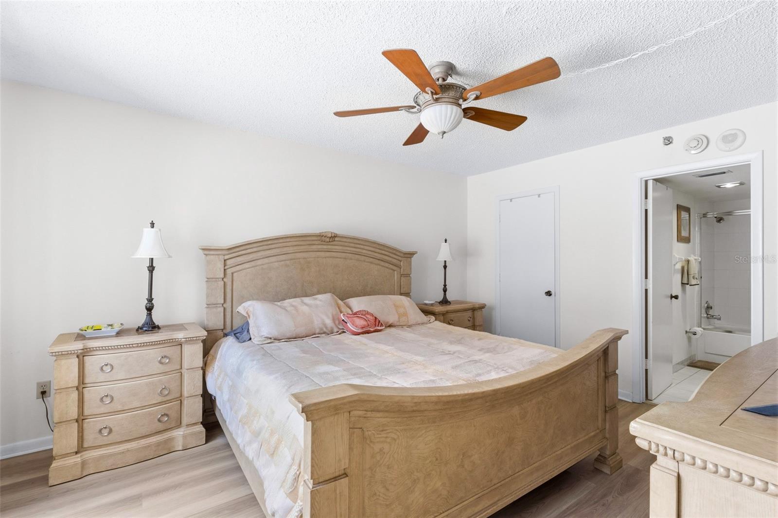1100 BENJAMIN FRANKLIN DR #305, SARASOTA, FL, 34236