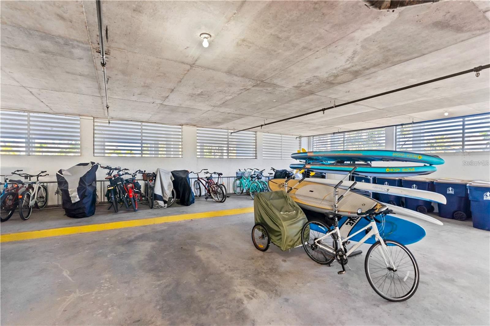 1100 BENJAMIN FRANKLIN DR #305, SARASOTA, FL, 34236