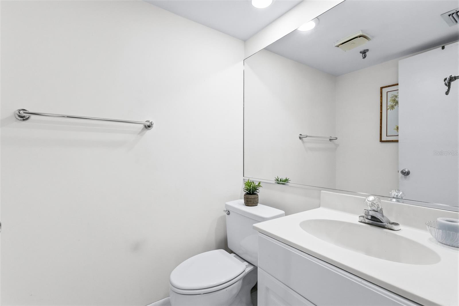 1100 BENJAMIN FRANKLIN DR #305, SARASOTA, FL, 34236