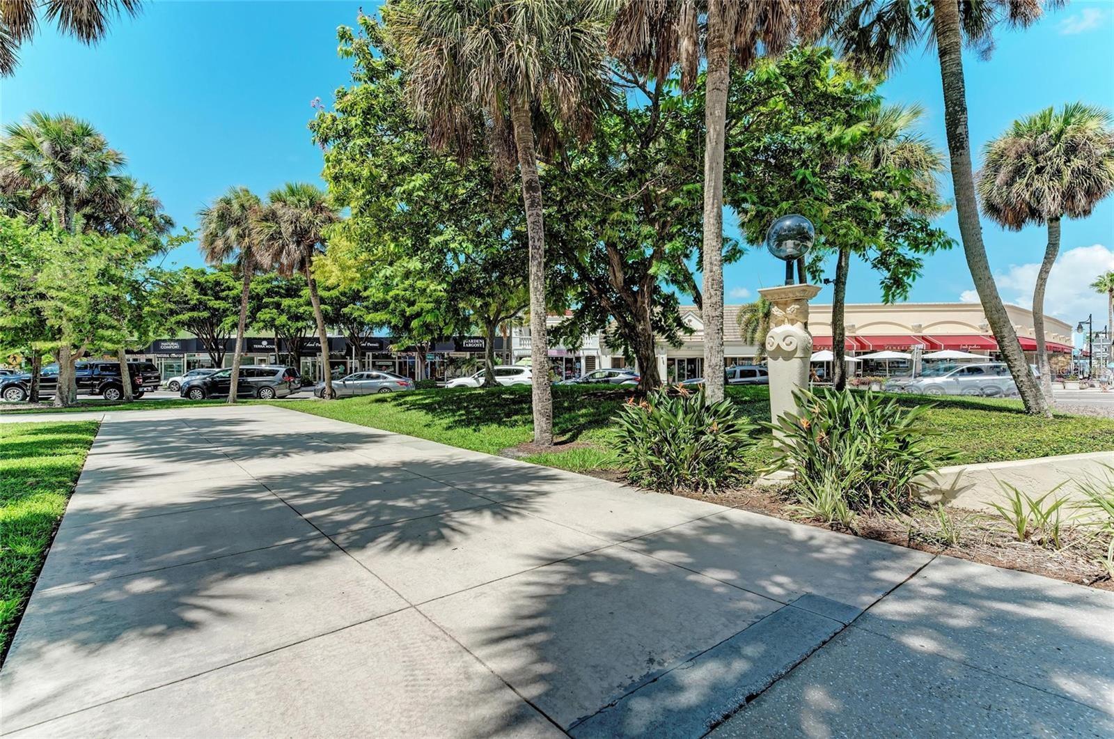 1100 BENJAMIN FRANKLIN DR #305, SARASOTA, FL, 34236
