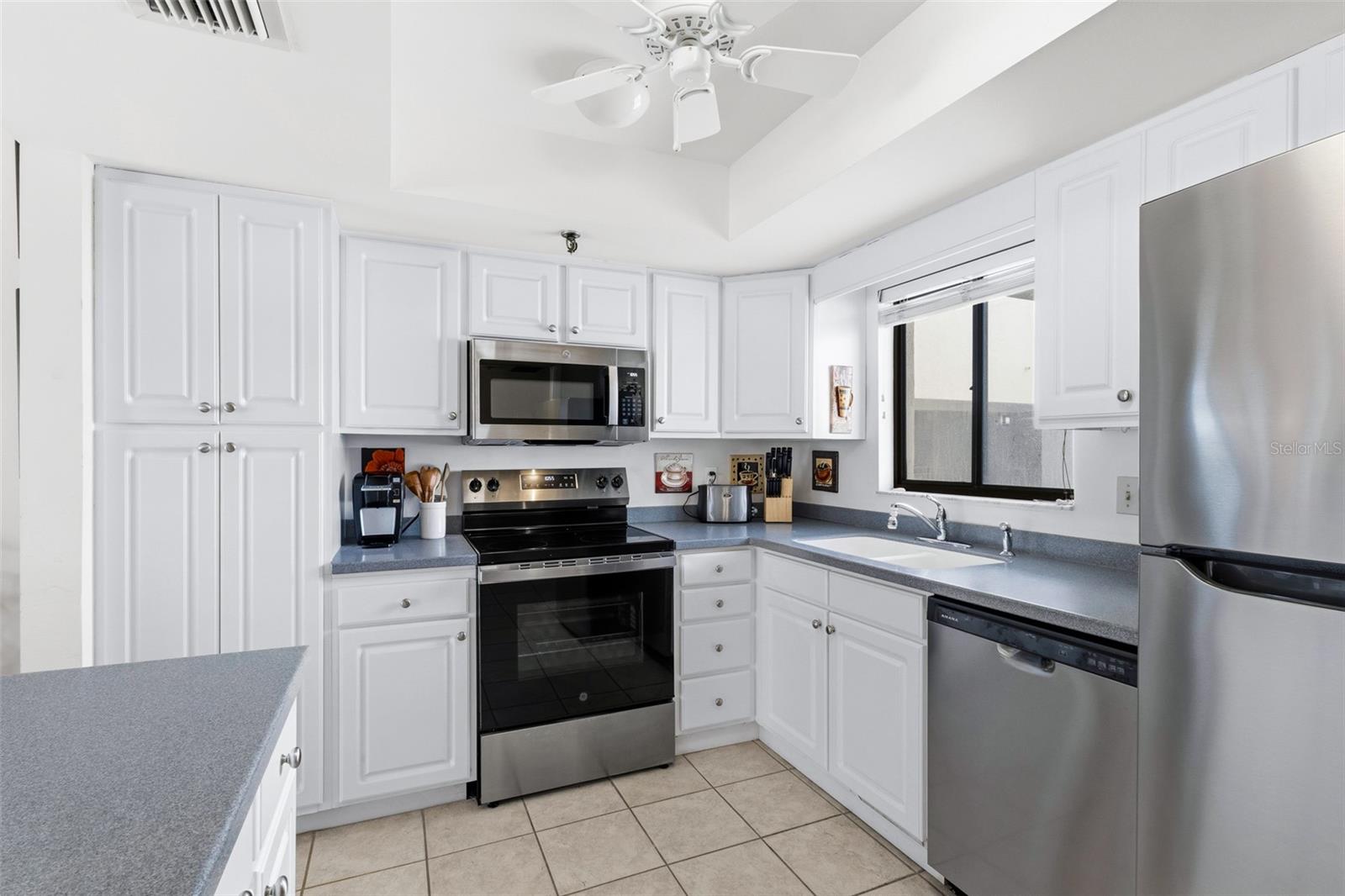 1100 BENJAMIN FRANKLIN DR #305, SARASOTA, FL, 34236