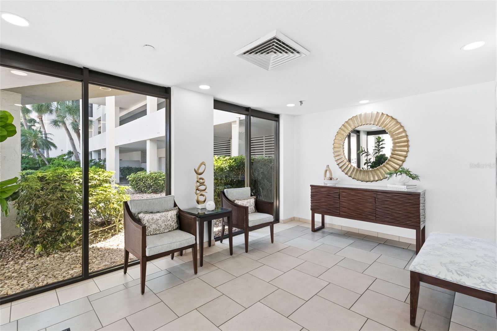 1100 BENJAMIN FRANKLIN DR #305, SARASOTA, FL, 34236
