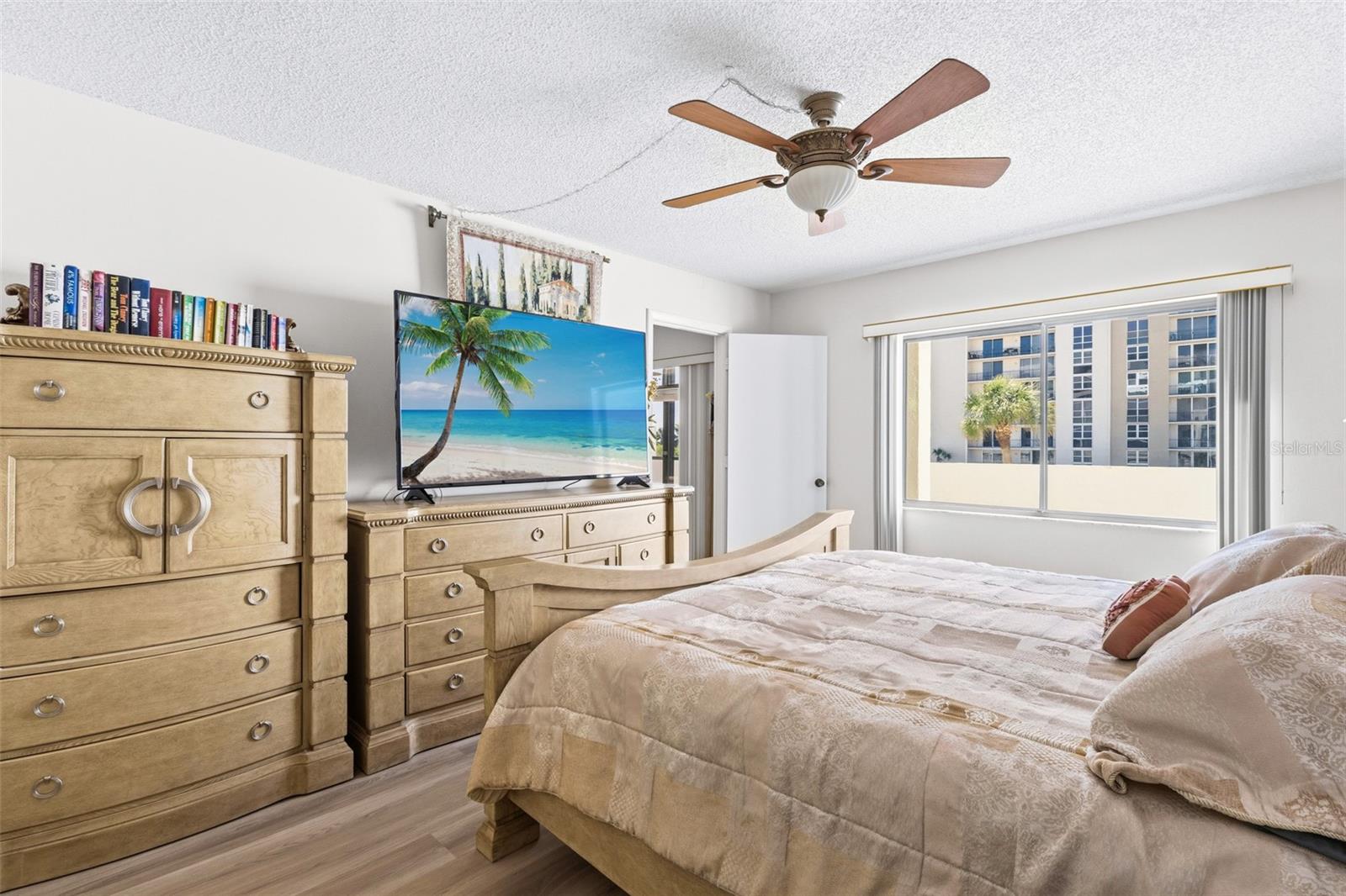 1100 BENJAMIN FRANKLIN DR #305, SARASOTA, FL, 34236
