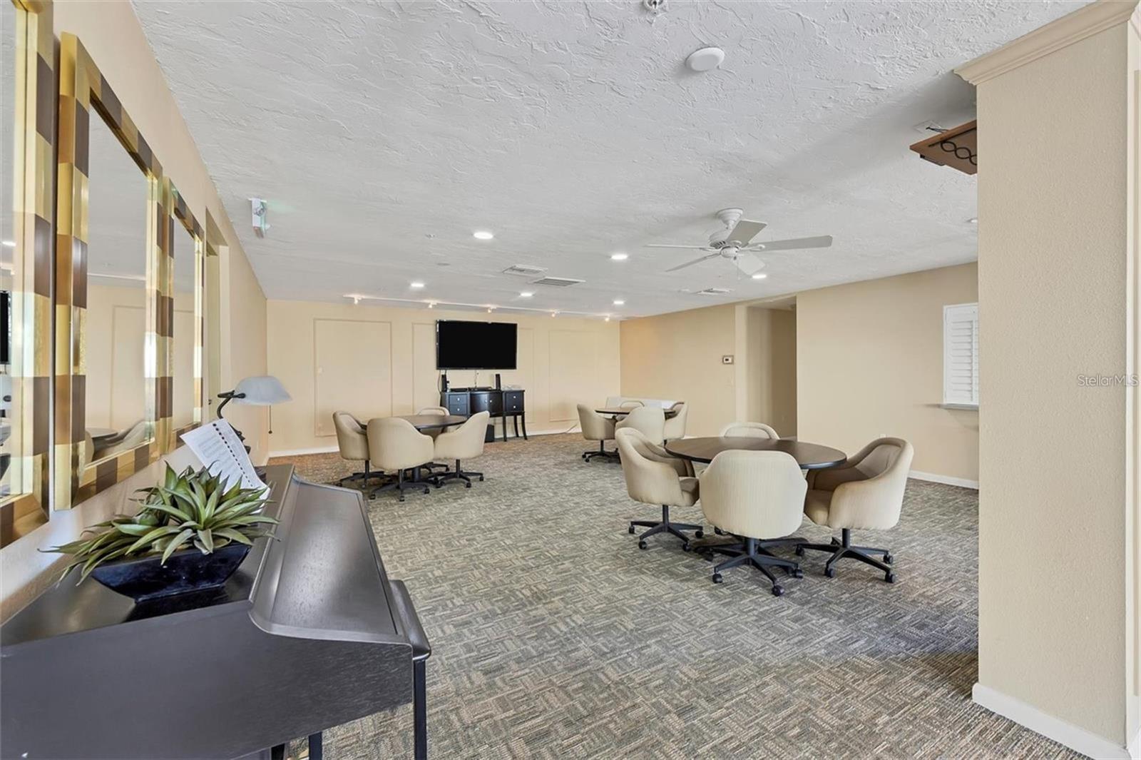 1100 BENJAMIN FRANKLIN DR #305, SARASOTA, FL, 34236