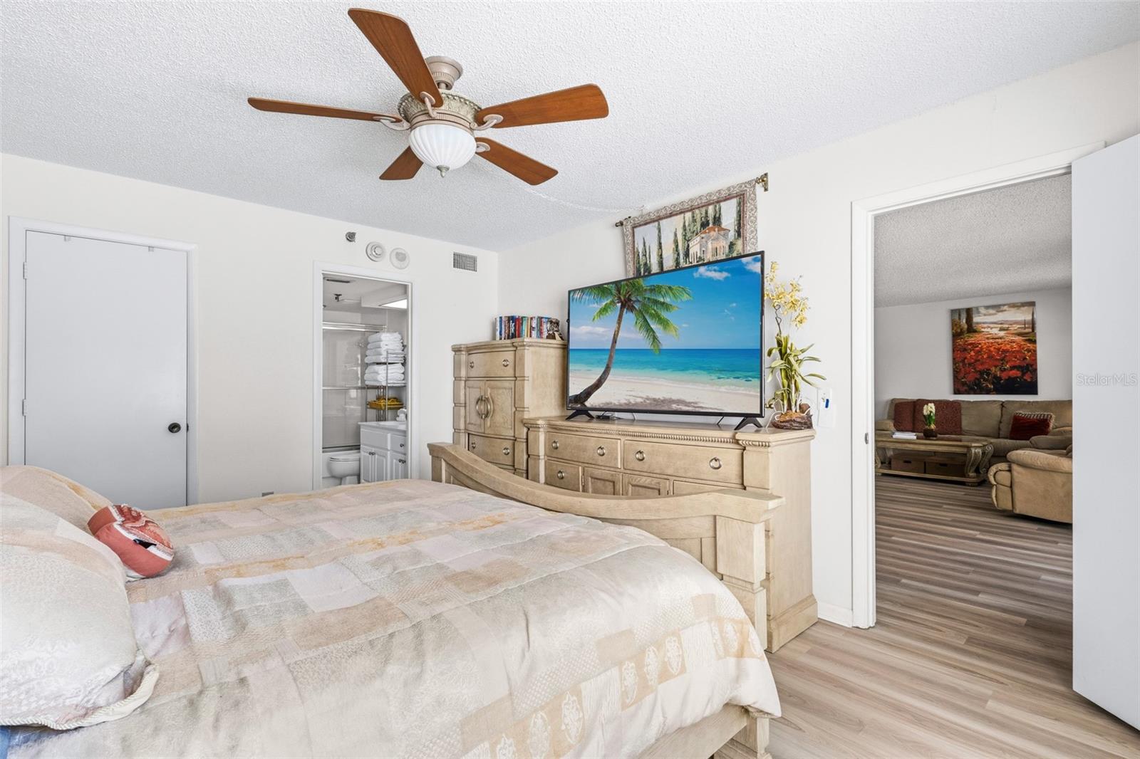 1100 BENJAMIN FRANKLIN DR #305, SARASOTA, FL, 34236