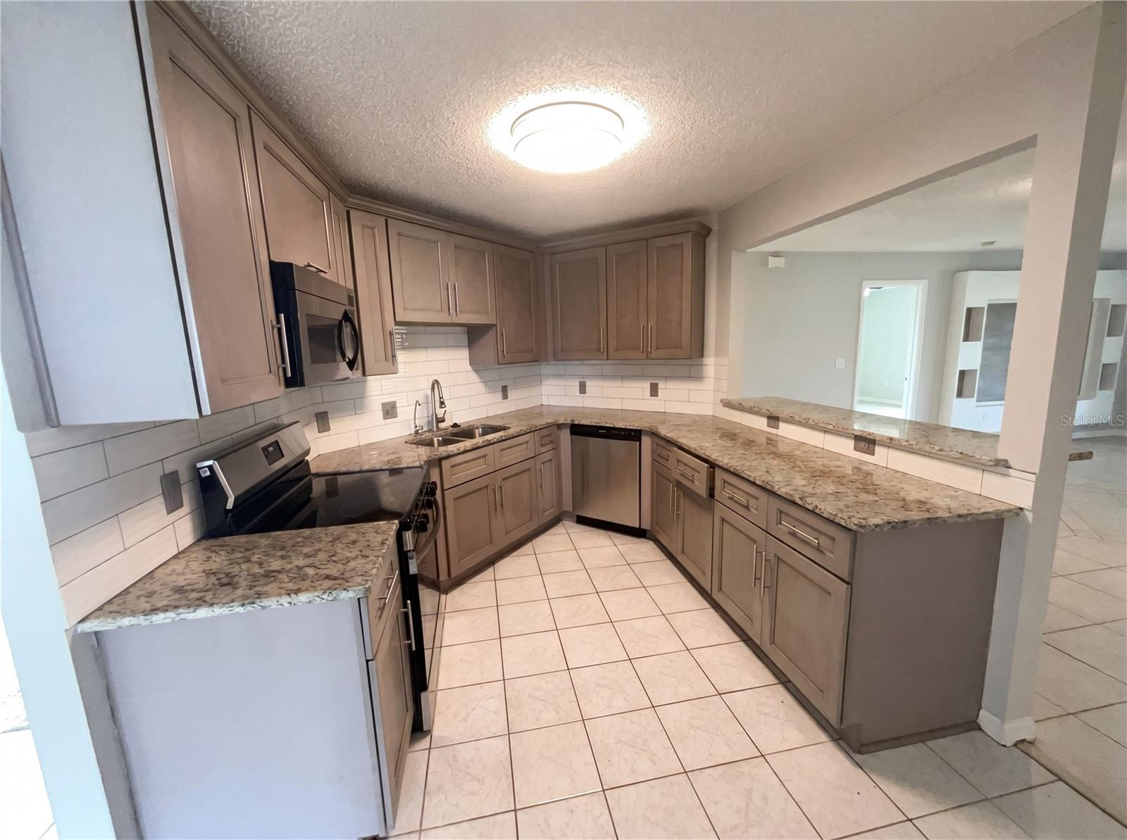 724 HARLAND CT, KISSIMMEE, FL, 34758