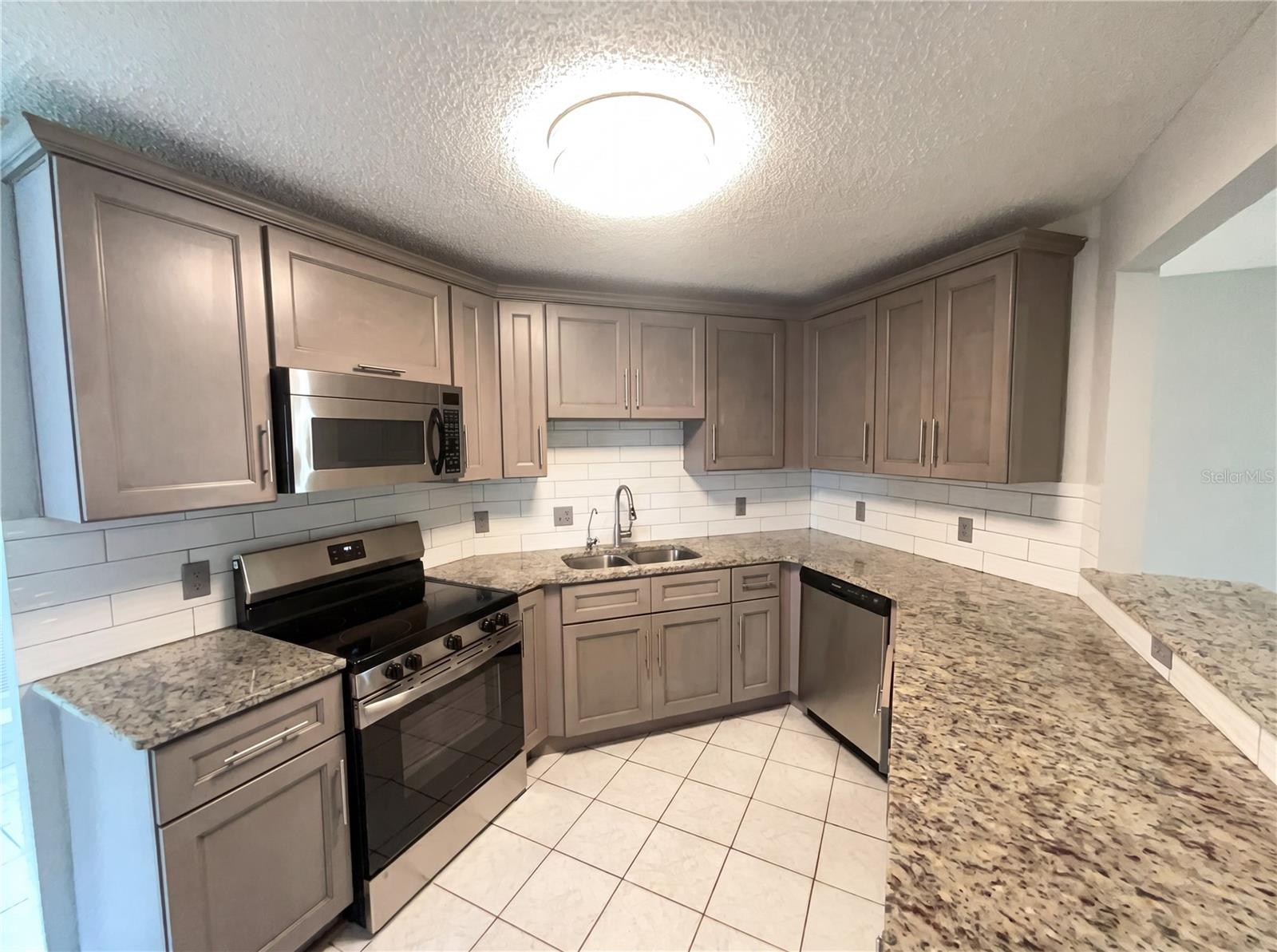 724 HARLAND CT, KISSIMMEE, FL, 34758