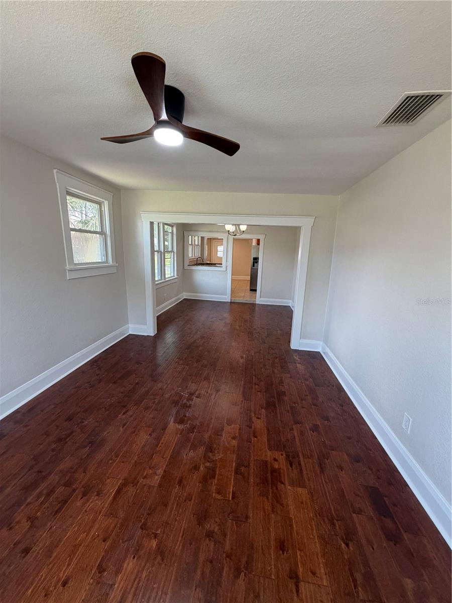 919 W PLYMOUTH ST, TAMPA, FL, 33603