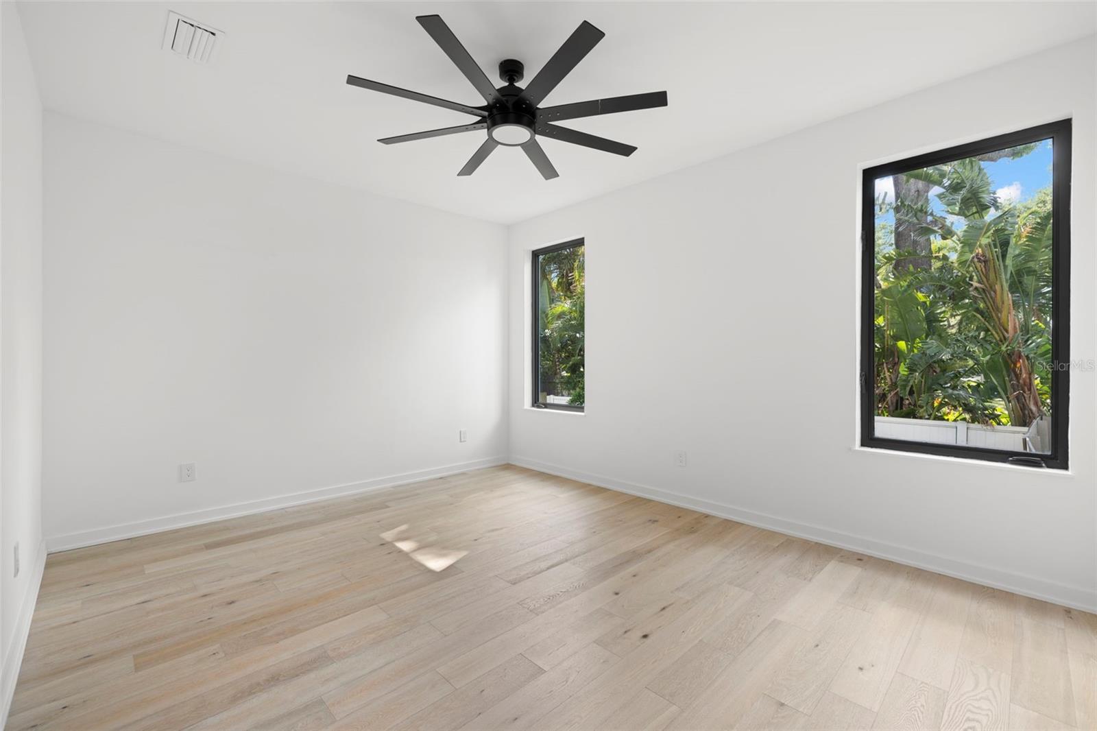 98 W DAVIS BLVD, TAMPA, FL, 33606
