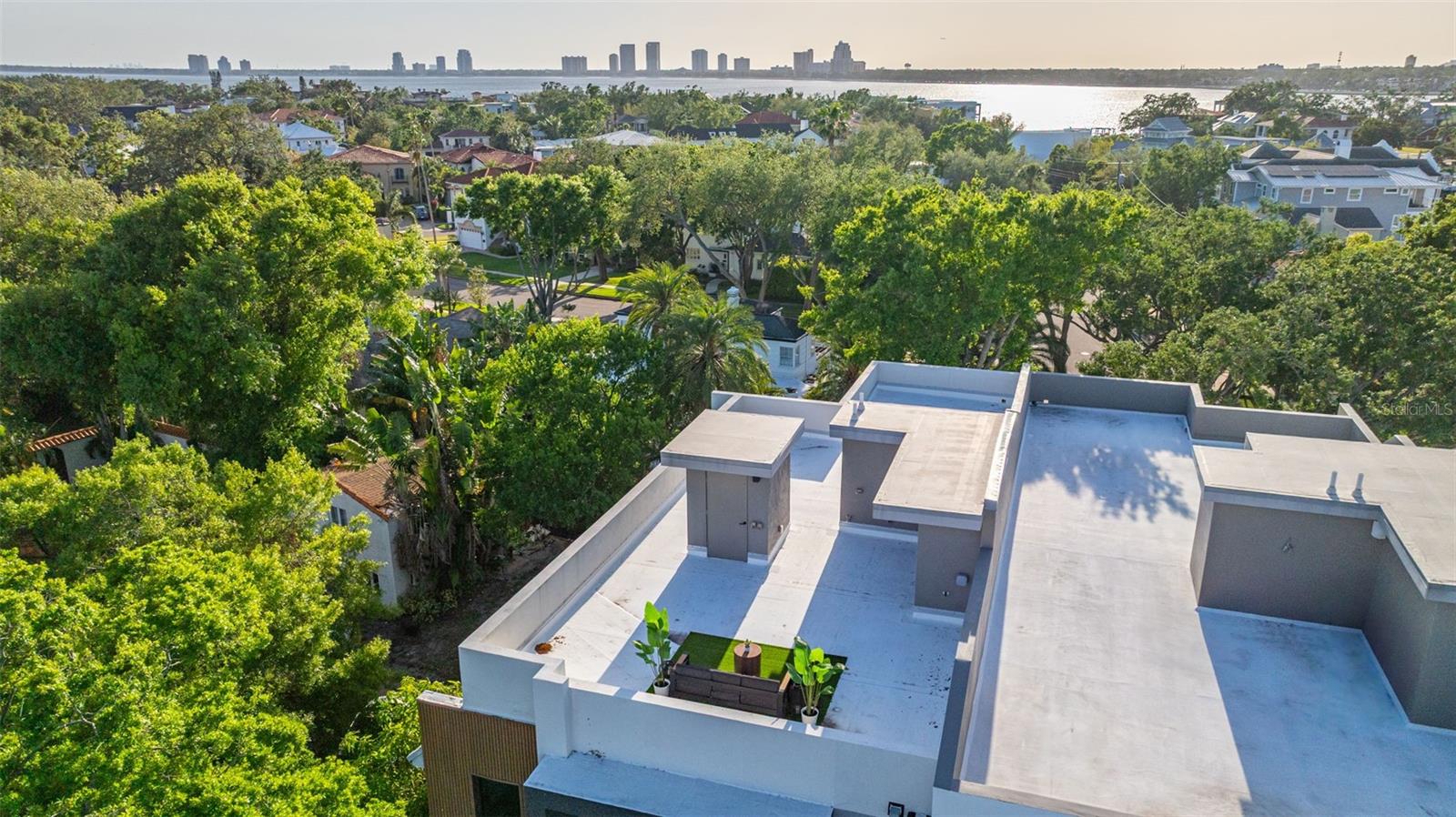 98 W DAVIS BLVD, TAMPA, FL, 33606