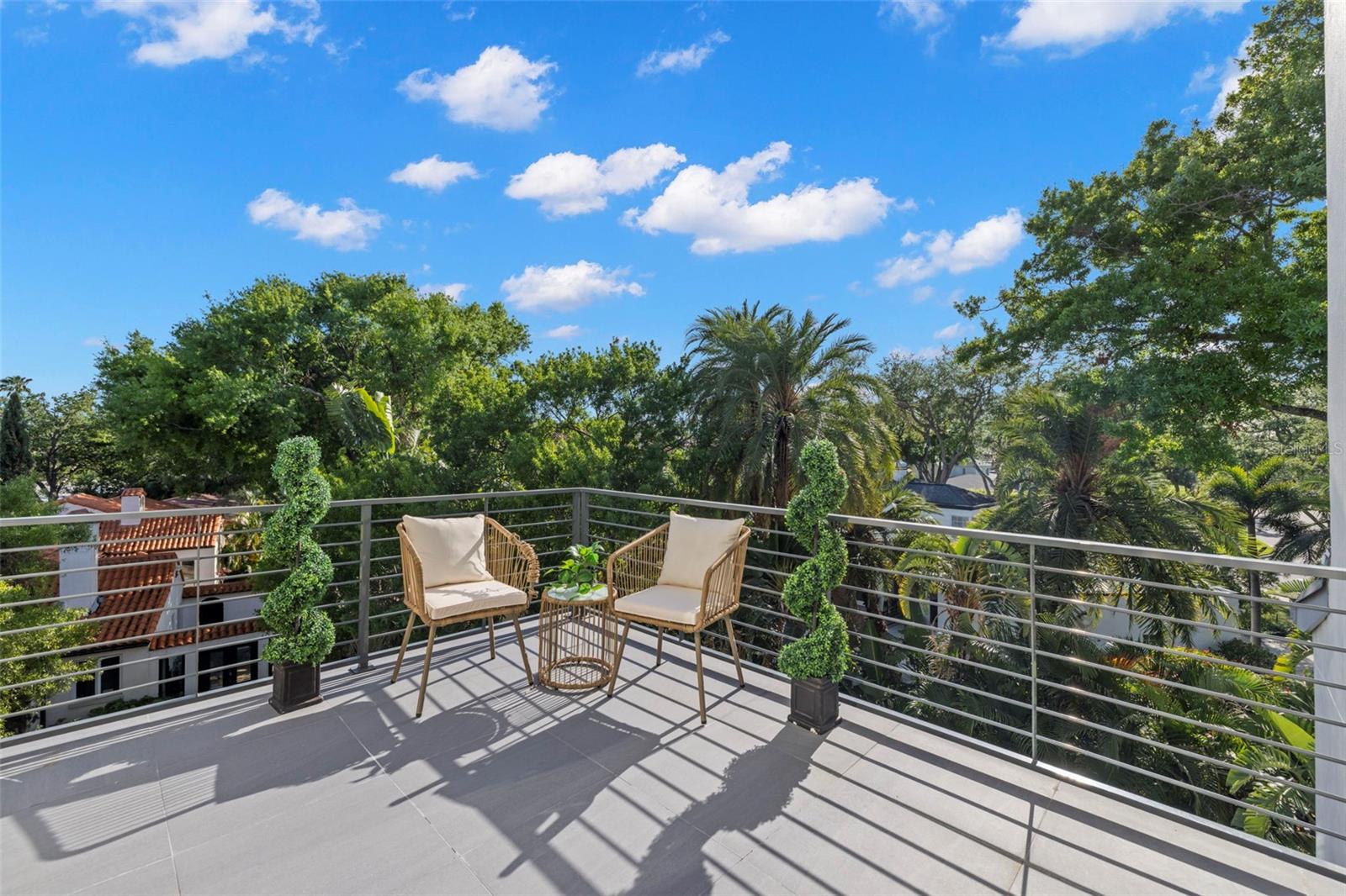 98 W DAVIS BLVD, TAMPA, FL, 33606