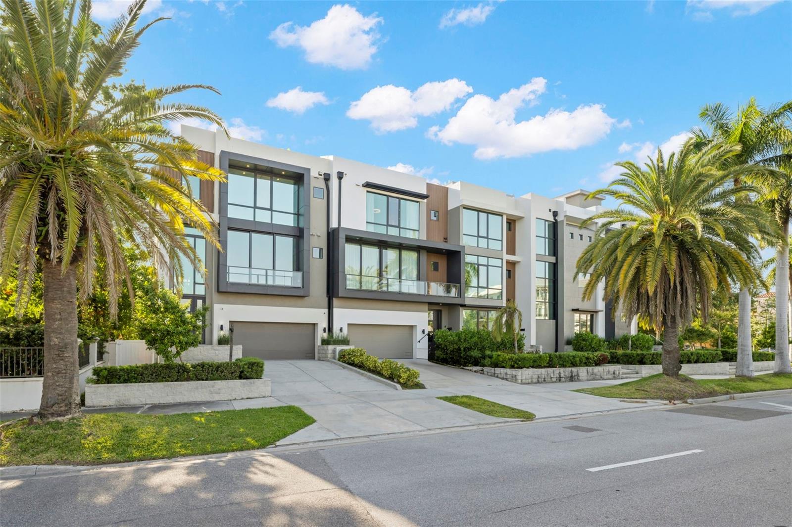 98 W DAVIS BLVD, TAMPA, FL, 33606