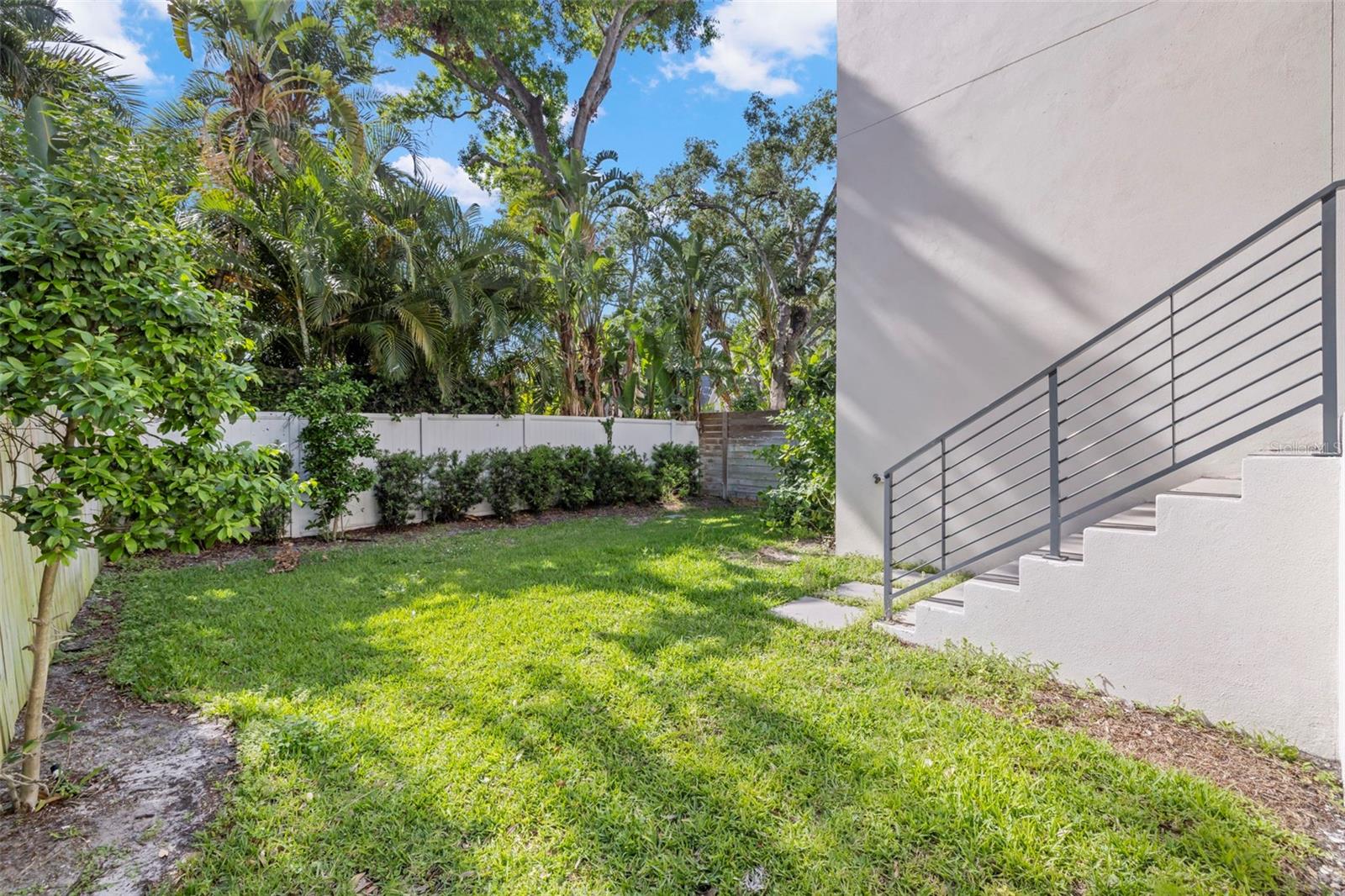 98 W DAVIS BLVD, TAMPA, FL, 33606