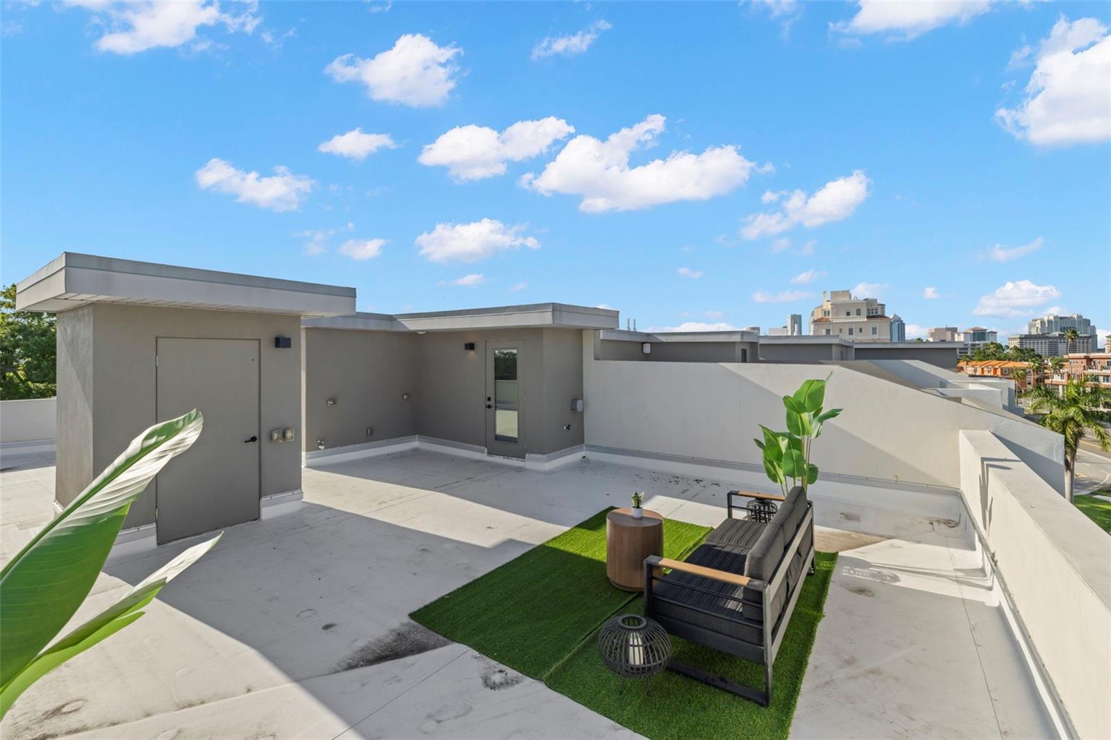 98 W DAVIS BLVD, TAMPA, FL, 33606
