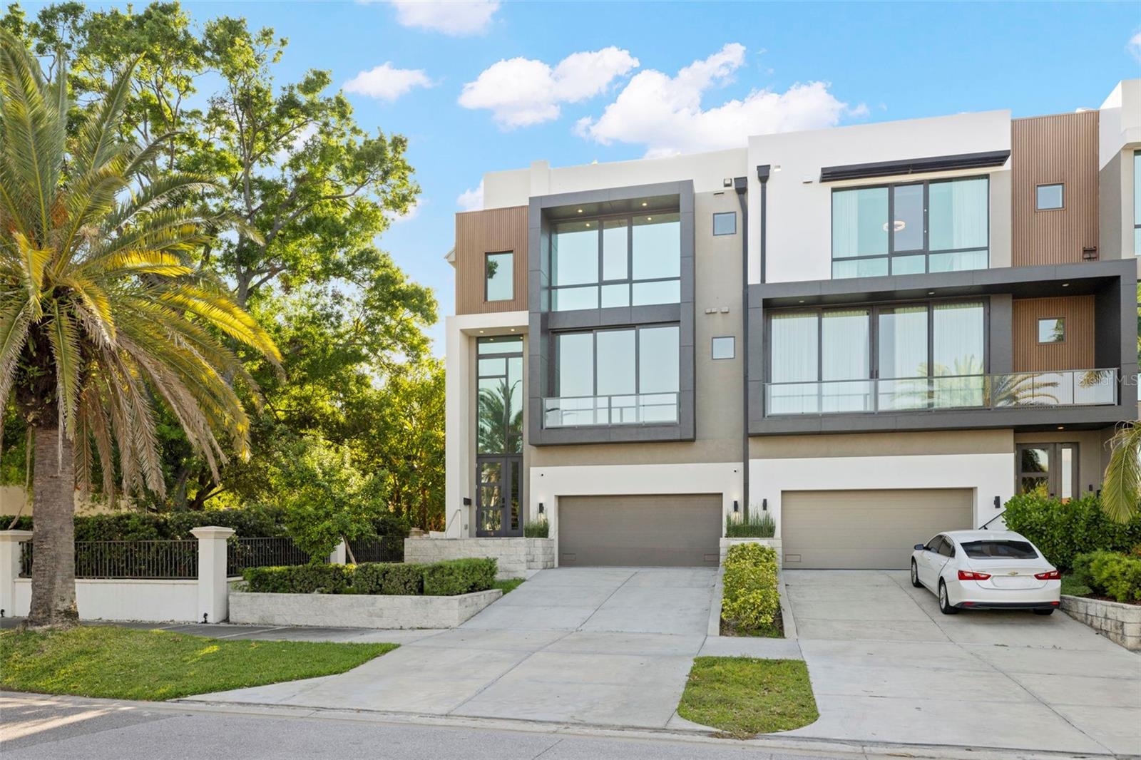 98 W DAVIS BLVD, TAMPA, FL, 33606