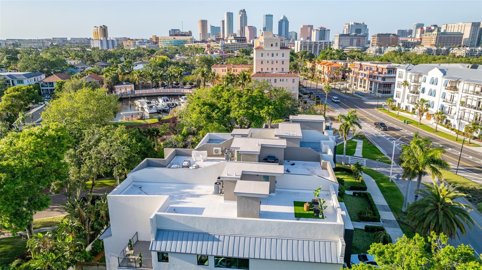 98 W DAVIS BLVD, TAMPA, FL, 33606