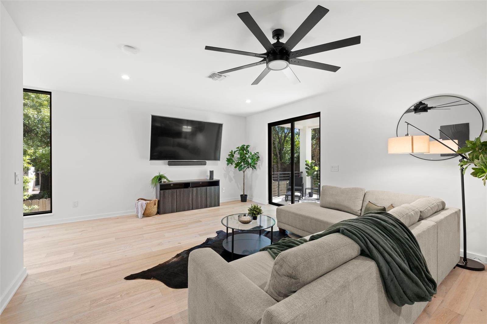 98 W DAVIS BLVD, TAMPA, FL, 33606