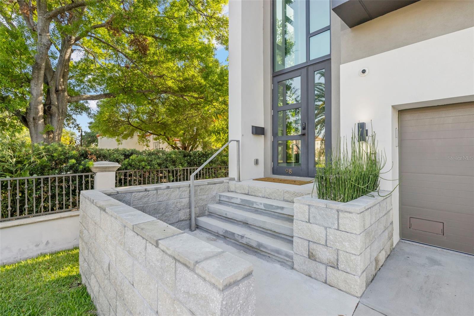 98 W DAVIS BLVD, TAMPA, FL, 33606