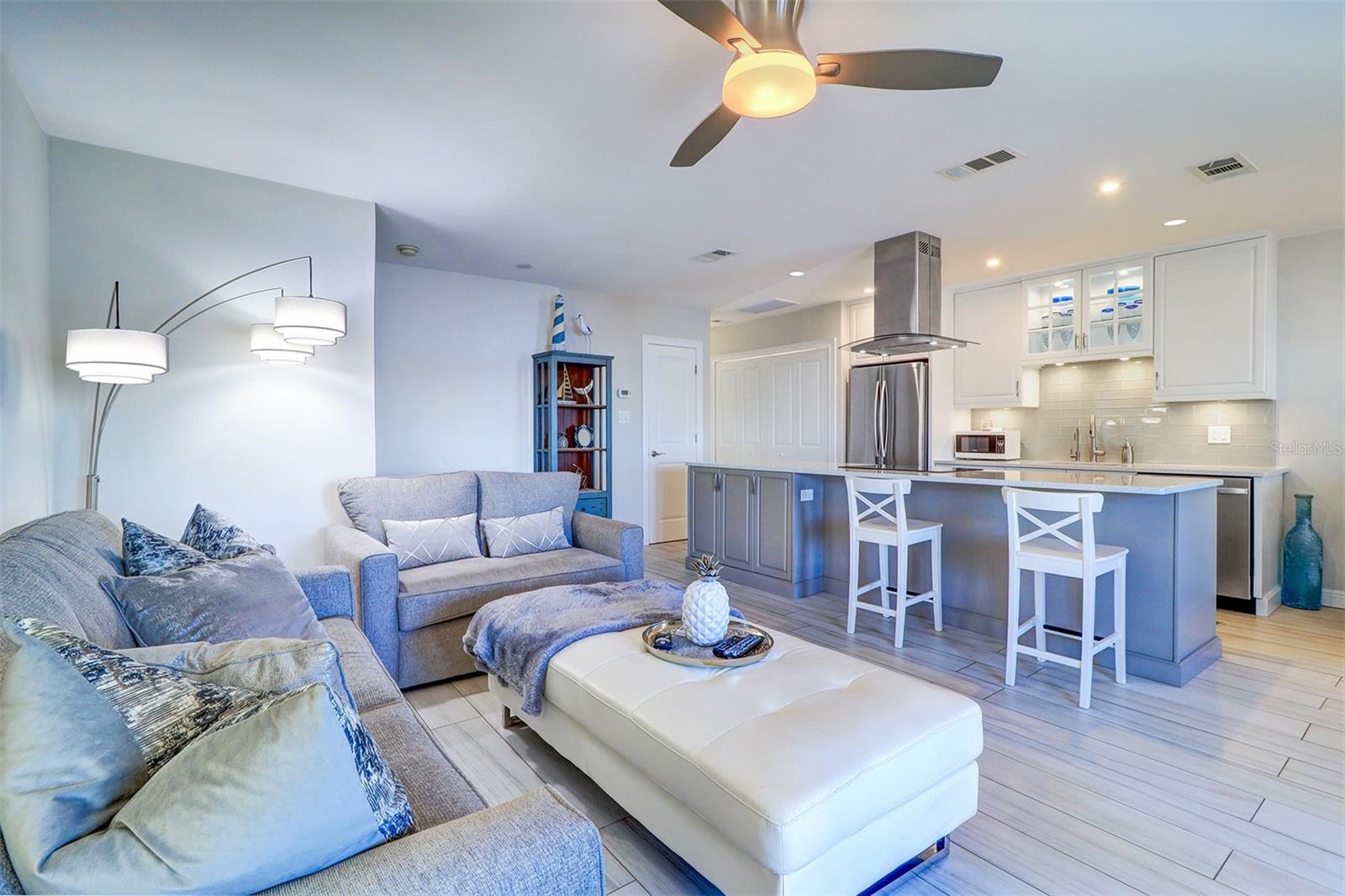 225 POMPANO DR SE #C, ST PETERSBURG, FL, 33705