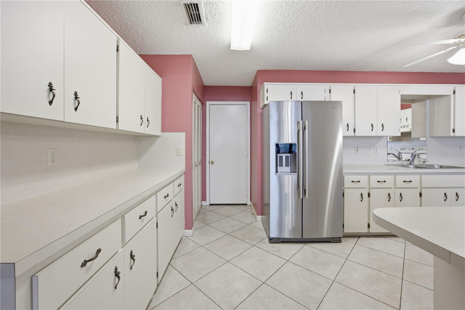 8666 SW 92ND LN #F, OCALA, FL, 34481