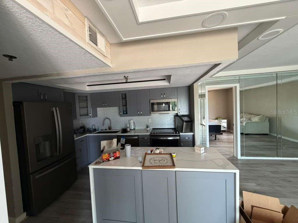 7432 SUNSHINE SKYWAY LN S #206, ST PETERSBURG, FL, 33711