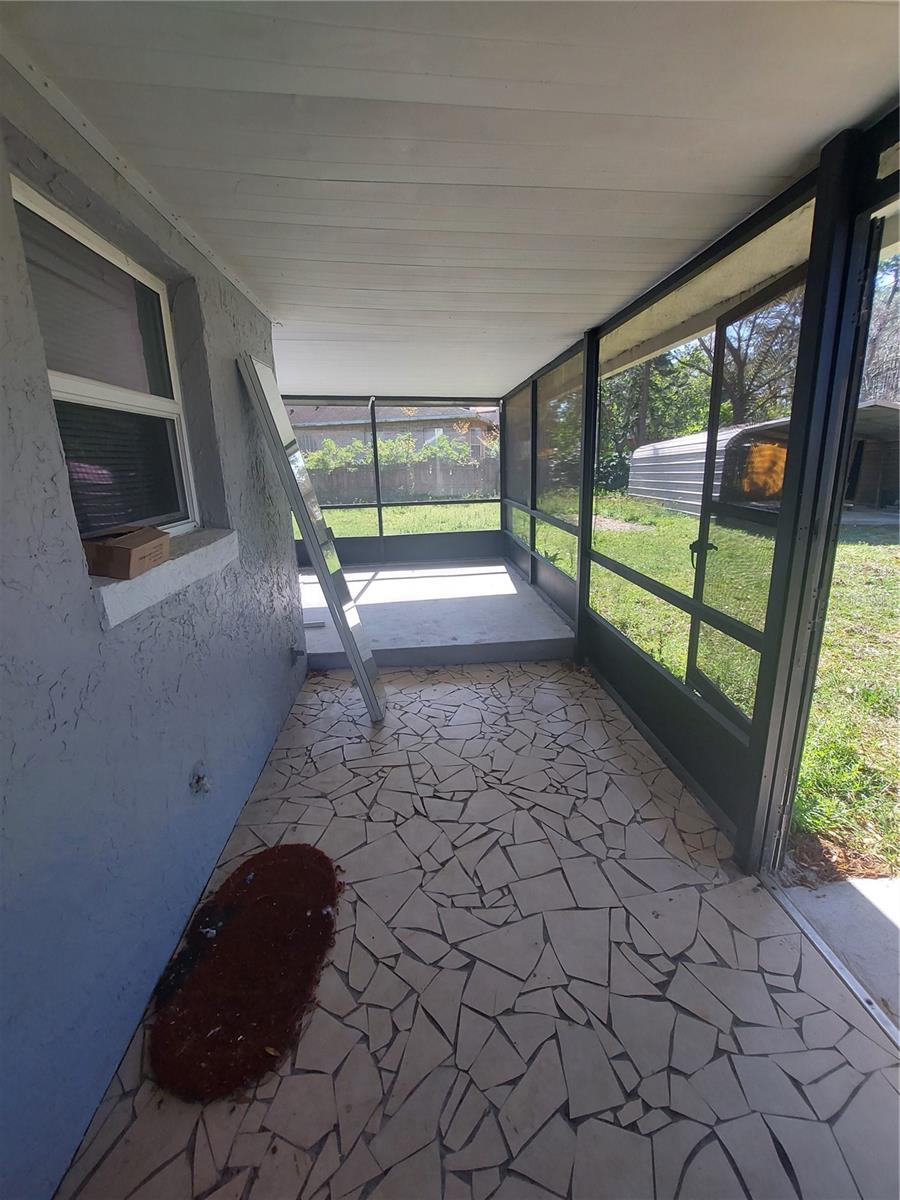 2449 E LAKE DR, DELAND, FL, 32724