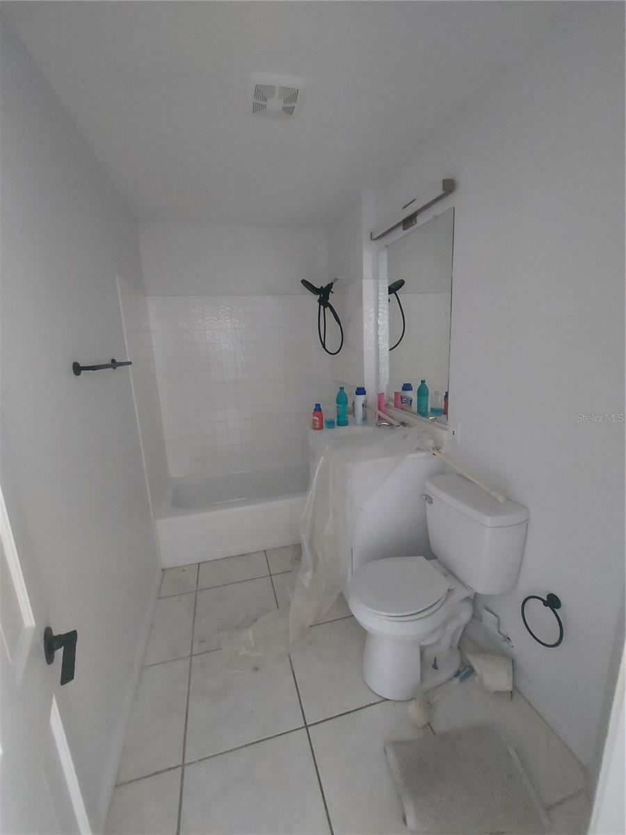 2449 E LAKE DR, DELAND, FL, 32724