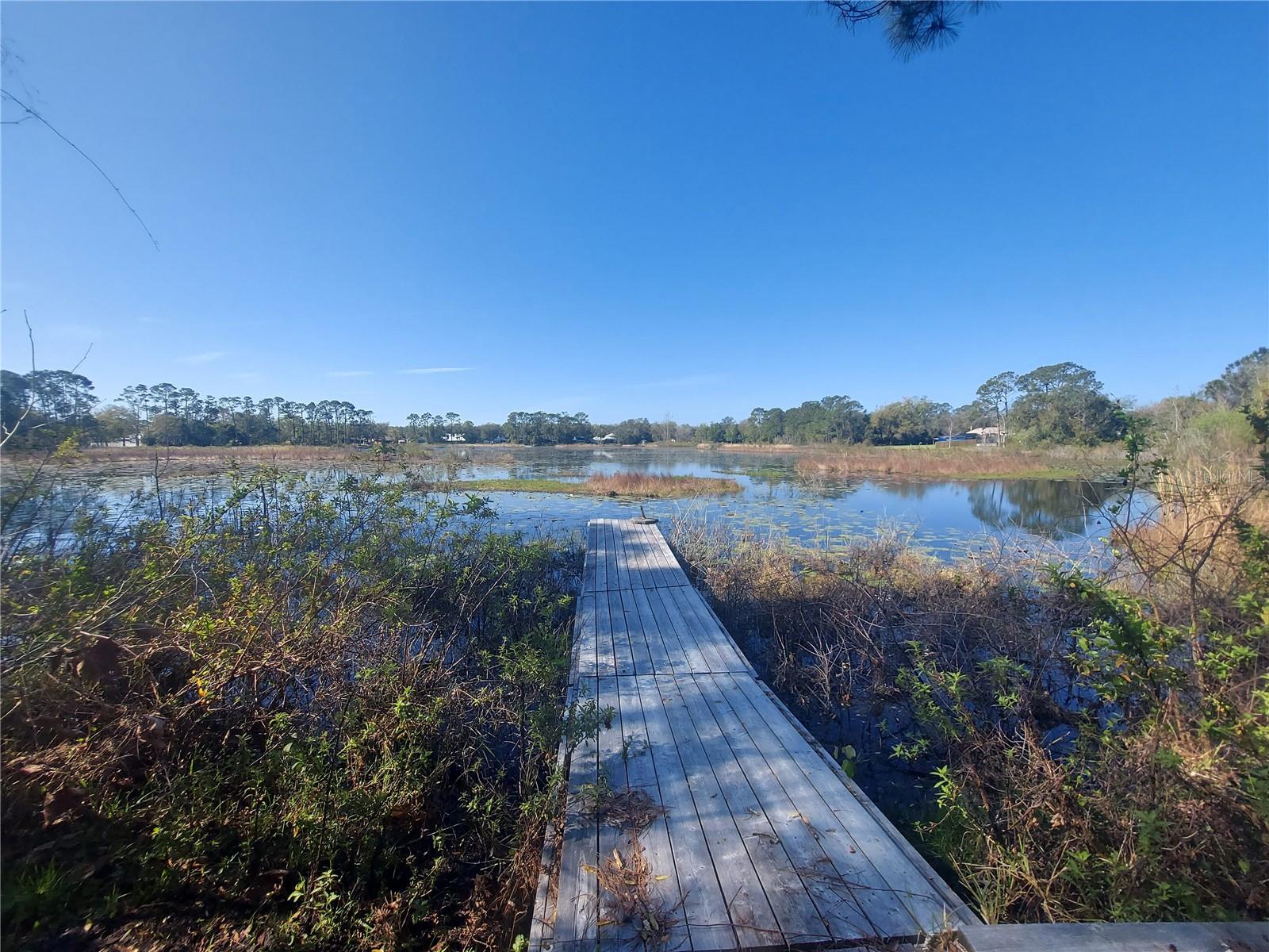 2449 E LAKE DR, DELAND, FL, 32724
