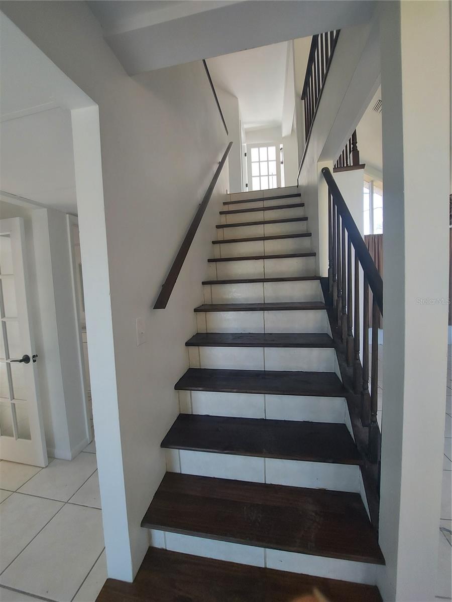 2449 E LAKE DR, DELAND, FL, 32724