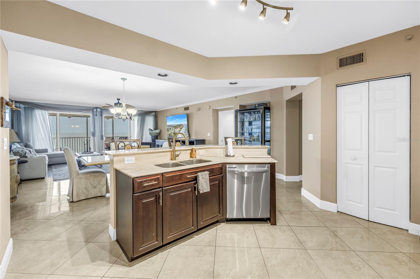 16750 GULF BLVD #313, NORTH REDINGTON BEACH, FL, 33708