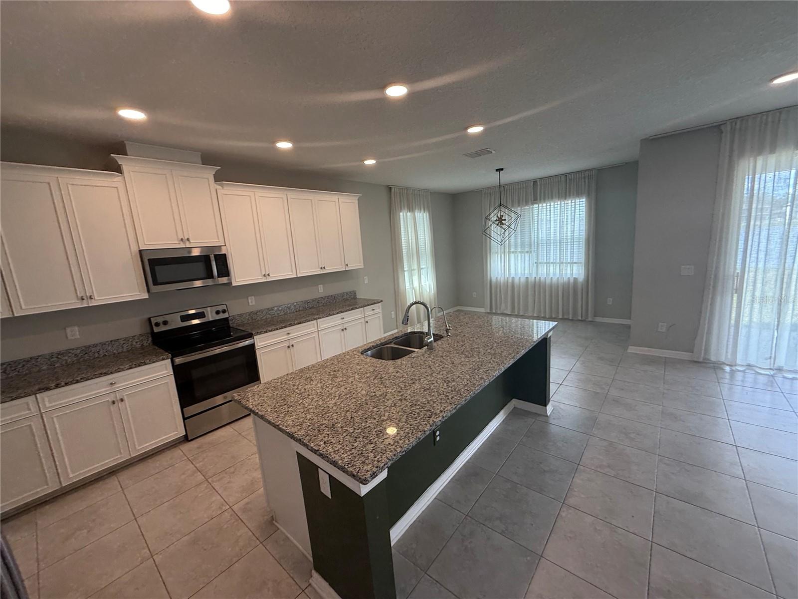 3135 MARINE GRASS DR, WIMAUMA, FL, 33598