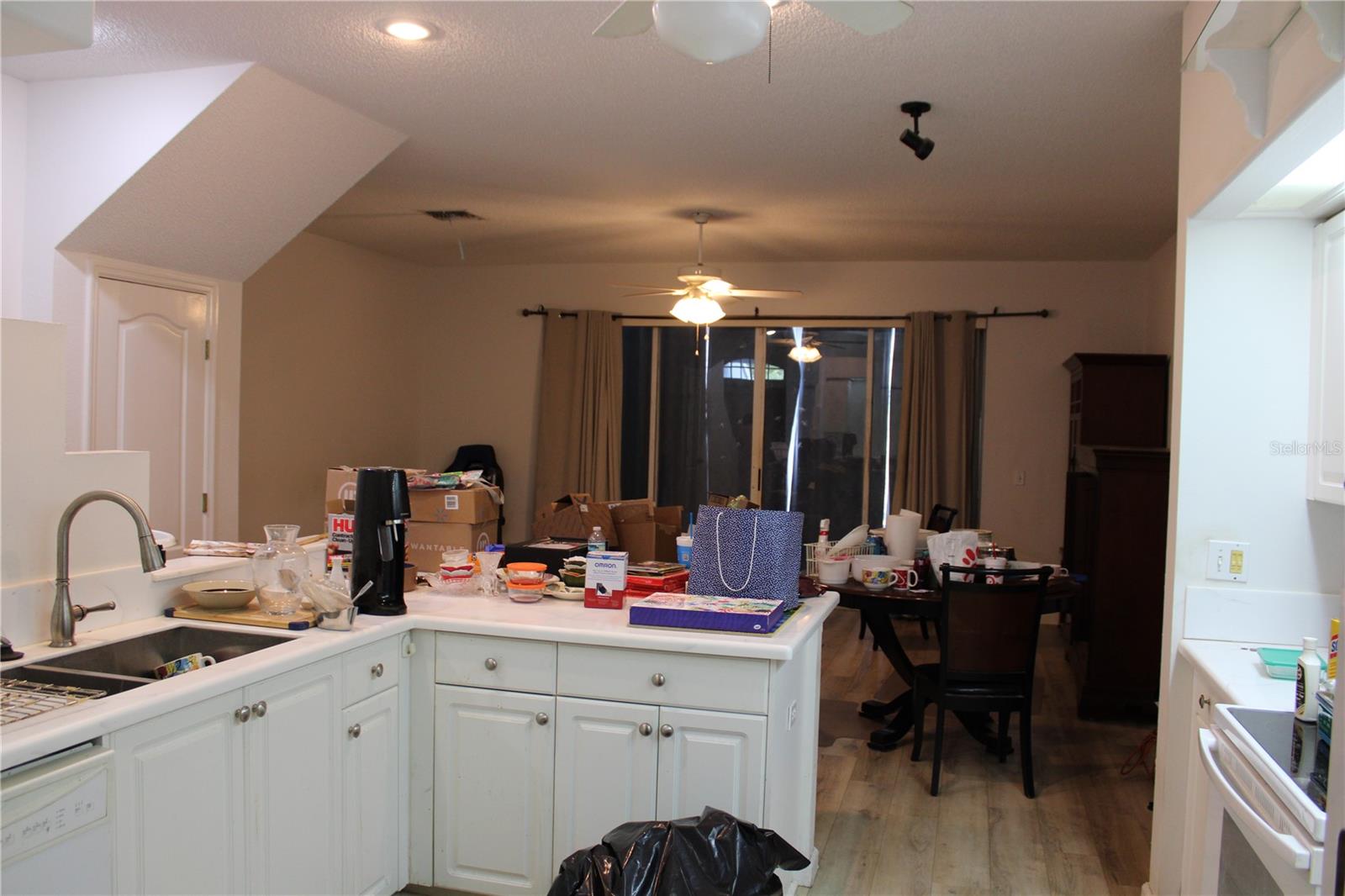 202 HEMINGWAY DR, OLDSMAR, FL, 34677