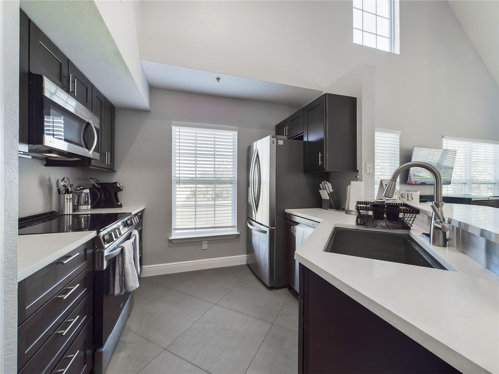 5521 ROSEHILL RD #203, SARASOTA, FL, 34233