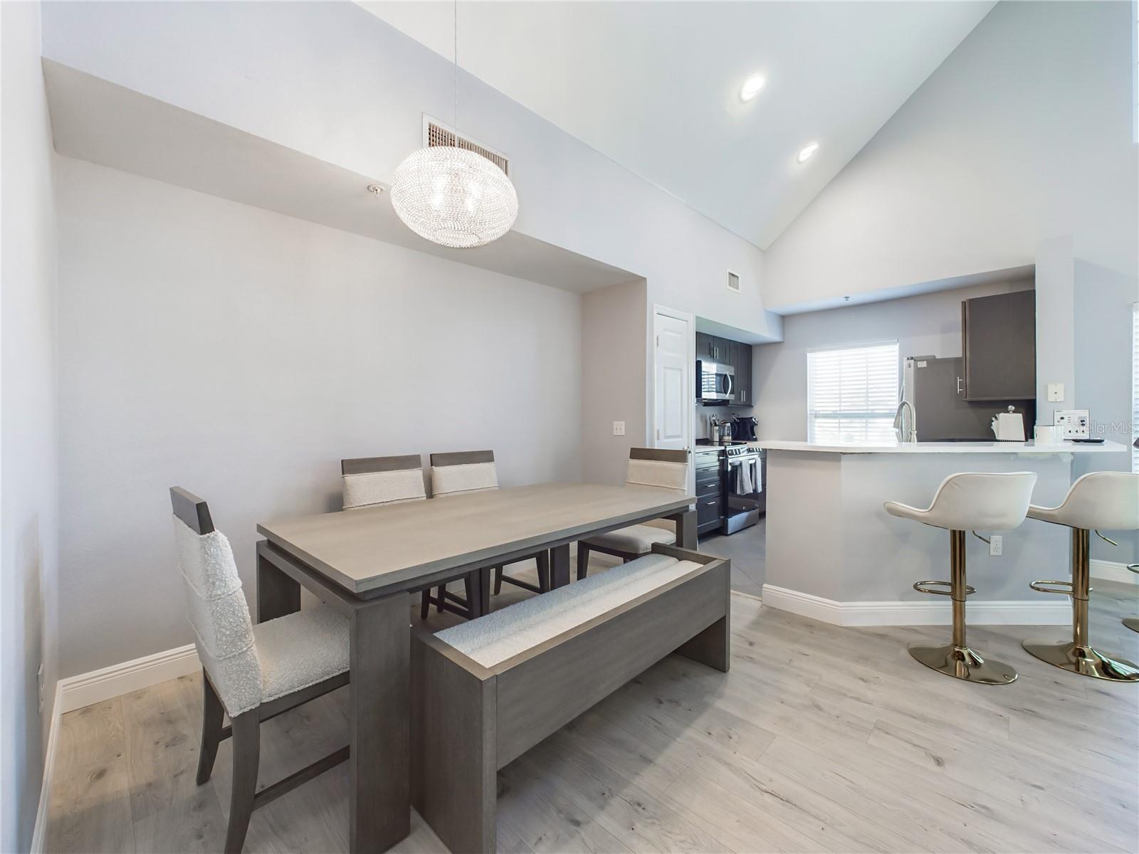 5521 ROSEHILL RD #203, SARASOTA, FL, 34233