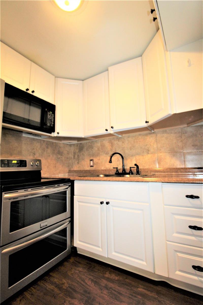 3001 BEE RIDGE RD #112, SARASOTA, FL, 34239