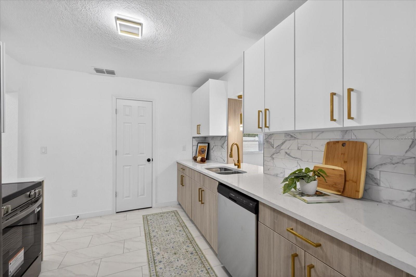 1919 E CLIFTON ST, TAMPA, FL, 33610