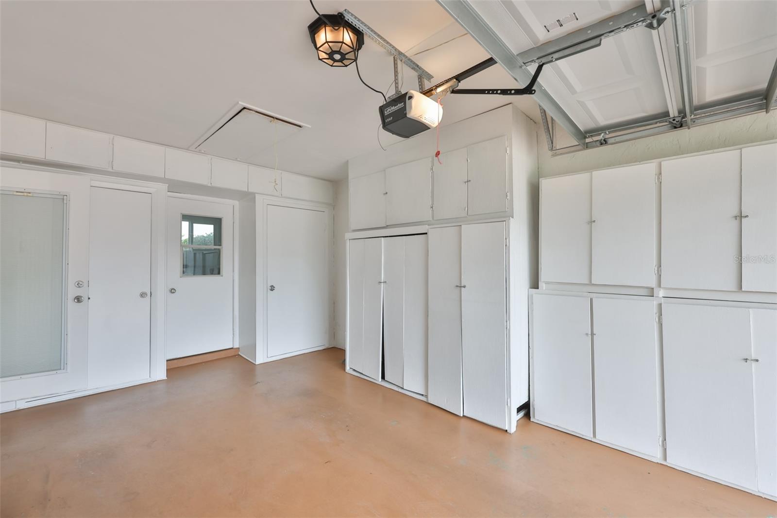207 ISLIP WAY, SUN CITY CENTER, FL, 33573
