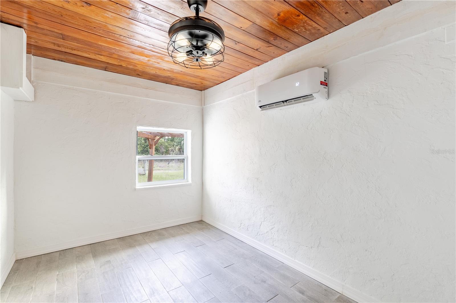 7020 SCOTT AVE, MOUNT DORA, FL, 32757