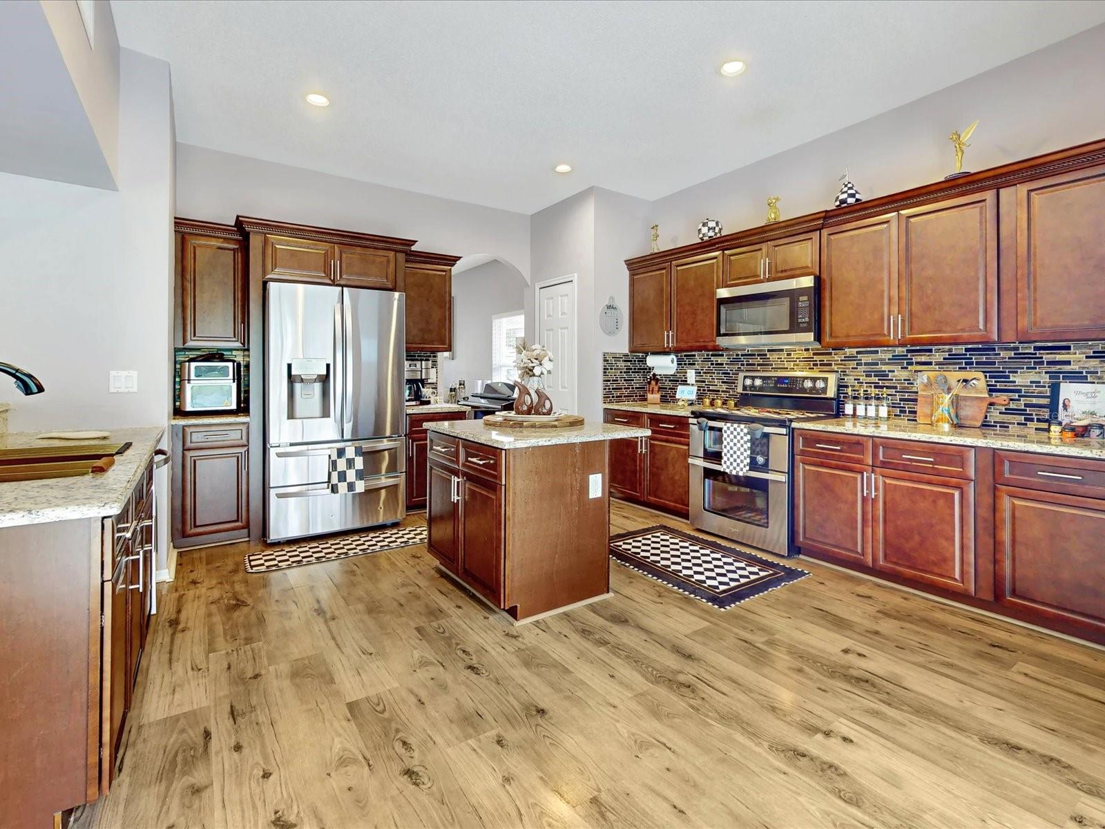 112 HARWOOD CIR, KISSIMMEE, FL, 34744