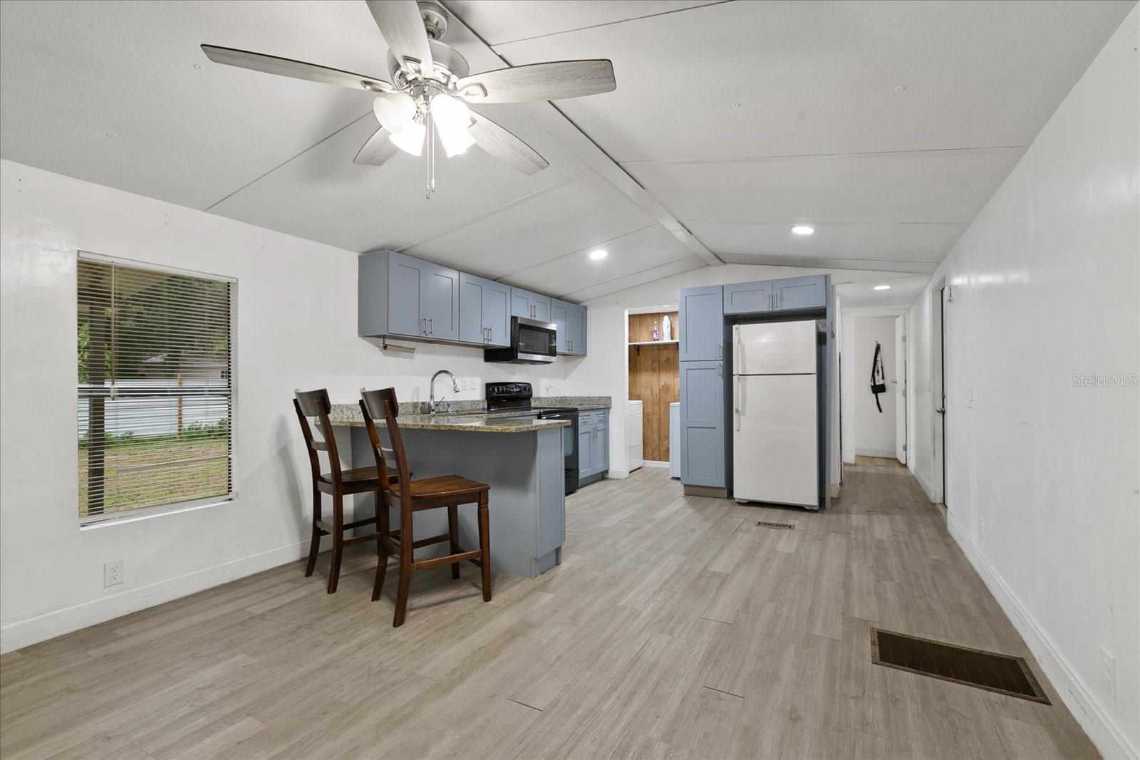 2102 SYDNEY DOVER RD, DOVER, FL, 33527