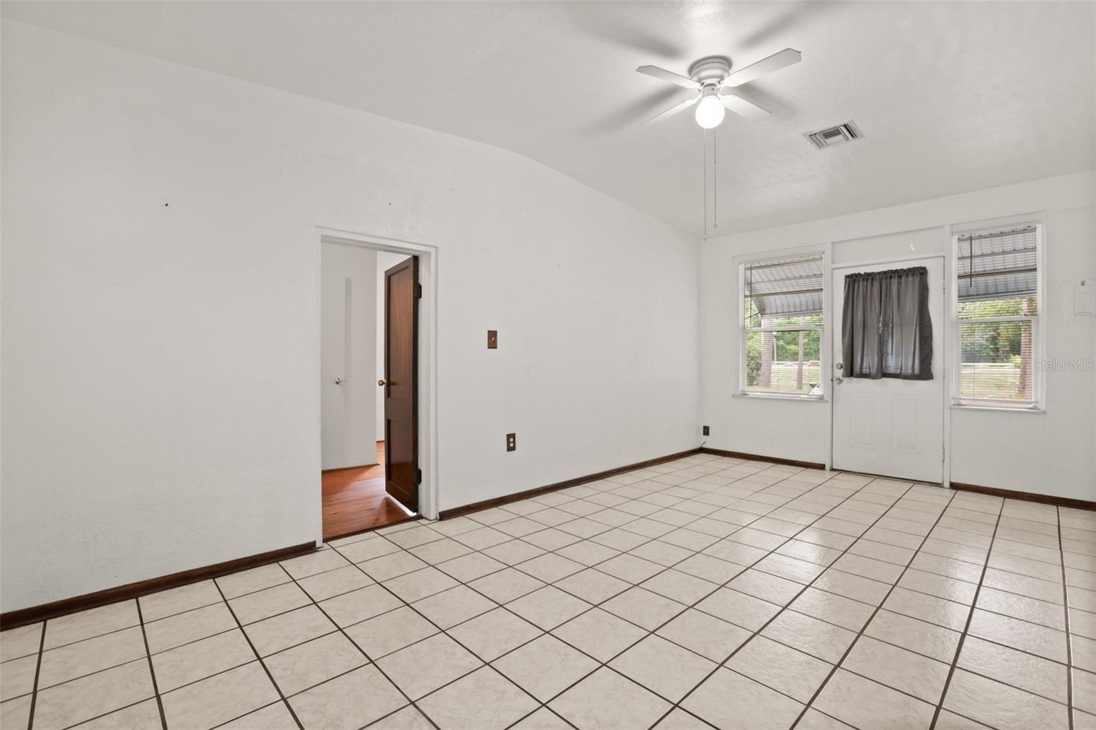 43 N WINTER PARK DR, CASSELBERRY, FL, 32707