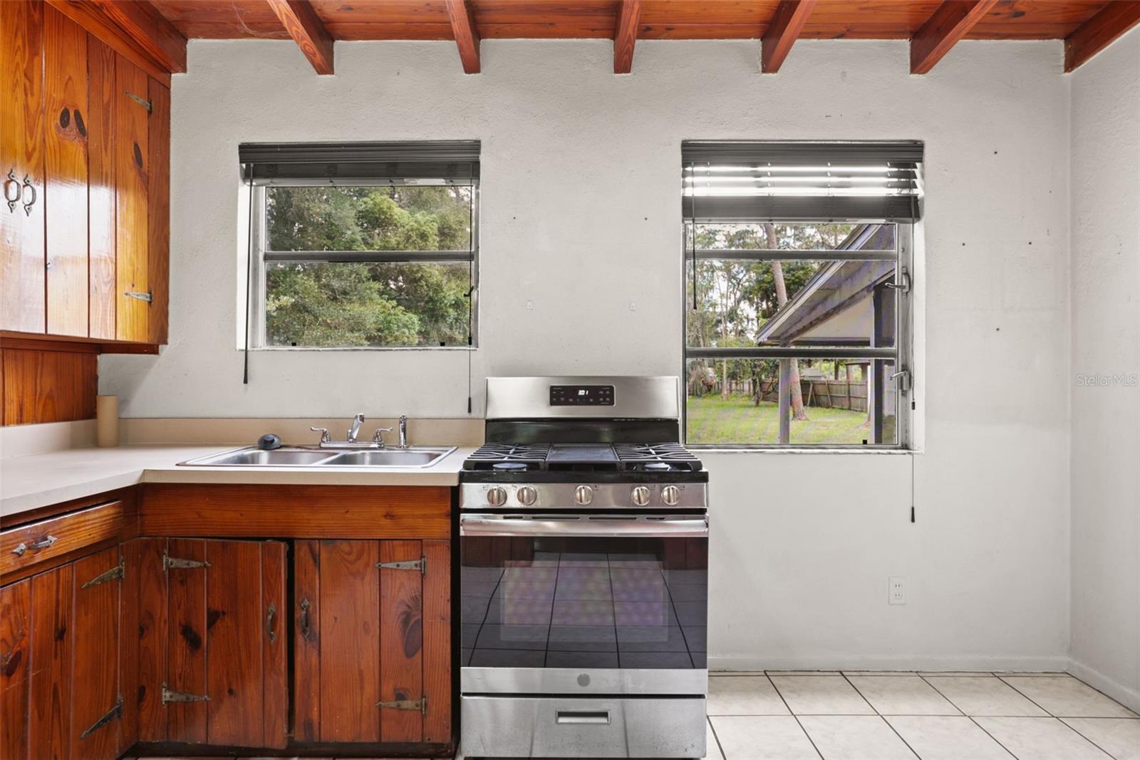 43 N WINTER PARK DR, CASSELBERRY, FL, 32707
